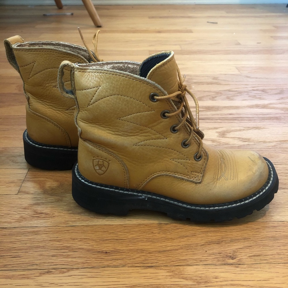 Women's Ariat Tan Boots Size 5.5